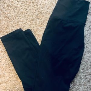 Women’s Black Zyia High Rise 7/8 Ascend Leggings - Size 4